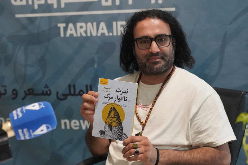 حنیف خورشیدی: یک شاعر یا حرف می زند یا شعر می گوید